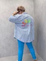 Chemise Oversize Rayée Grande Taille Détail Brodé Coloré – Image 5