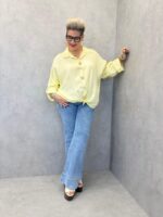 Blouse Fluide Pastel À Boutonnage Bijou – Élégance Décontractée Grande Taille – Image 5