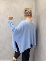 Pull Oversize Col V Dos Boutonné – Style Affirmé Grande Taille – Image 9