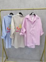 Chemise Oversize Rayée Grande Taille Détail Brodé Coloré – Image 2