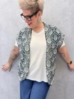 Veste Sans Manches Brodée Bohème – Coupe Fluide Ceinturée – Image 3