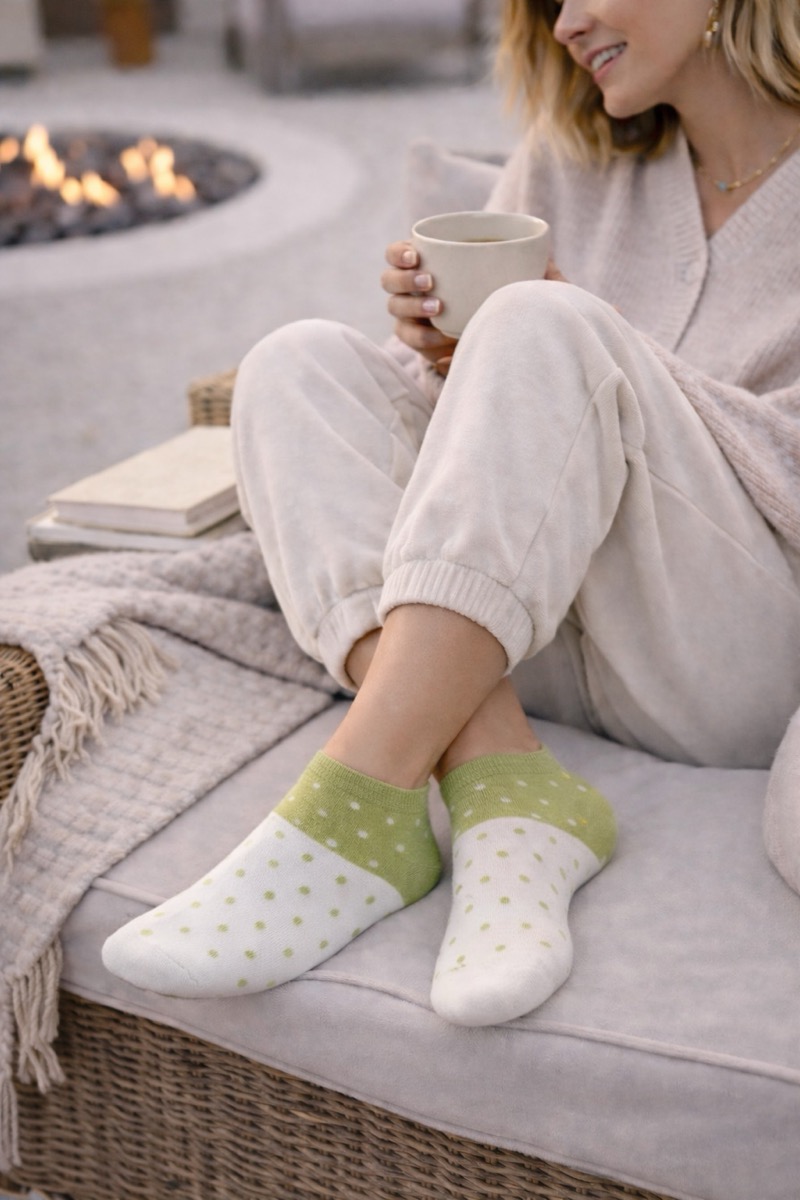 061E8F1E-6F06-411D-B4EE-F686FF250968 Chaussettes Courtes Fantaisie À Pois – Image 1