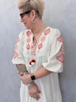 Robe Bohème Brodée – Détails Ethniques & Pompons – Image 2