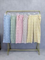 Pantalon Grande Taille Imprimé Fleuri – Coupe Fluide & Détails Boutonnés – Image 2