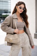 Sac À Main Plissé En Suédine Effet Couture Élégante