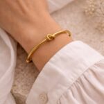 Bracelet Jonc Doré Avec Nœud Minimaliste