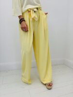 Pantalon À Pinces Avec Foulard – Image 4