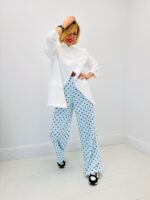 Veste Élégante À Boutonnage Décalé Et Col Montant – Image 3