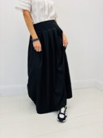 Jupe Midi Élégante À Plis Structurés – Image 8