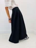 Jupe Midi Élégante À Plis Structurés – Image 7