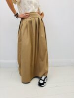 Jupe Midi Élégante À Plis Structurés – Image 4