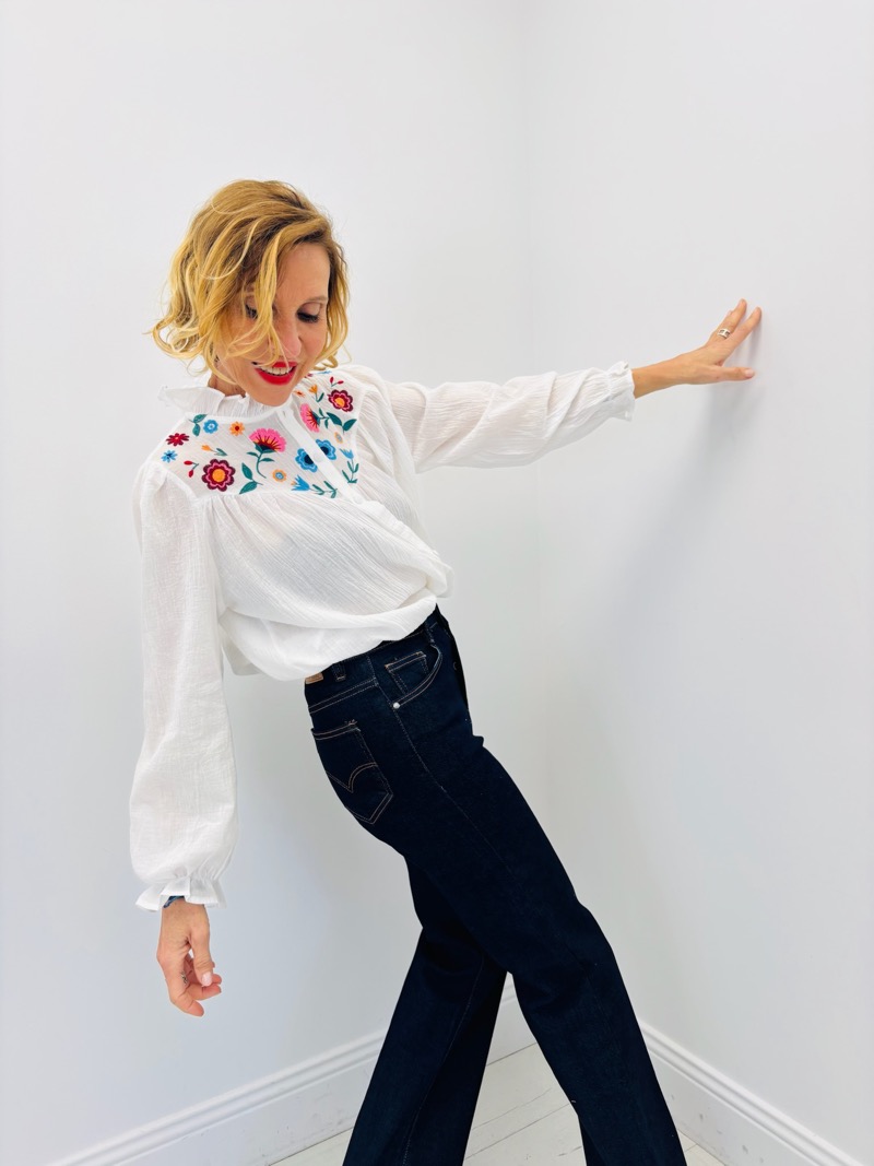 IMG_3123 Chemise Brodée Coton Motifs Floraux Esprit Bohème Chic – Image 1