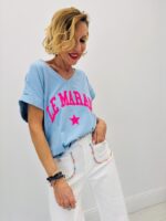 T-Shirt Col V Imprimé Le Marais Esprit Casual Parisien – Image 3