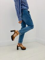 Jean Coupe Droite Délavé Esprit Casual Chic Moderne – Image 3