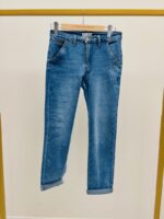 Jean Coupe Droite Délavé Esprit Casual Chic Moderne – Image 5