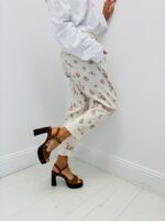 Pantalon Fleuri Taille Haute Ceinture Esprit Romantique Chic – Image 4