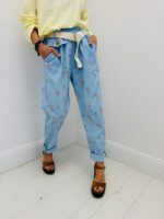 Pantalon Fleuri Taille Haute Ceinture Esprit Romantique Chic – Image 7