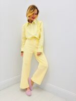 Chemise Pincée Aux Épaules Coupe Élégante En Coton Structuré – Image 6