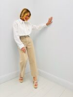 Chemise Pincée Aux Épaules Coupe Élégante En Coton Structuré – Image 4