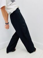 Pantalon Rayé Coupe Fluide Taille Haute Élégance Structurée – Image 3