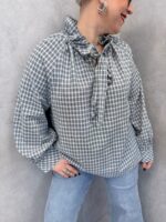 Blouse Grande Taille Carreaux Bleu & Blanc – Esprit Romantique Chic – Image 3