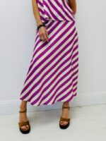 Jupe Rayée Satinée Coupe Fluide Élégance Moderne - ACOLYTES