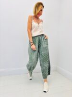 Débardeur Satiné À Dentelle Croisée Esprit Féminin Élégant – Image 3