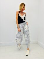 Pantalon Imprimé Bandana Taille Élastique Coupe Fluide – Image 3