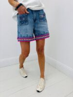 Short en Jean Brodé Multicolore – Image 5