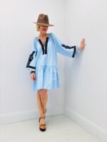 Robe Courte Rayée En Coton Avec Broderies Contrastées