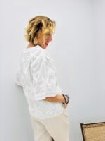 Gilet brodé détail crochet