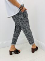 Pantalon Jogg Sarouel Léopard – Image 2