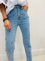 Jean Coupe Mom Fit à Motifs – Image 2