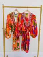 Robe Bohème Fluide À Imprimé Tropical Et Broderies Artisanales - Marque GOLD&SILVER – Image 2