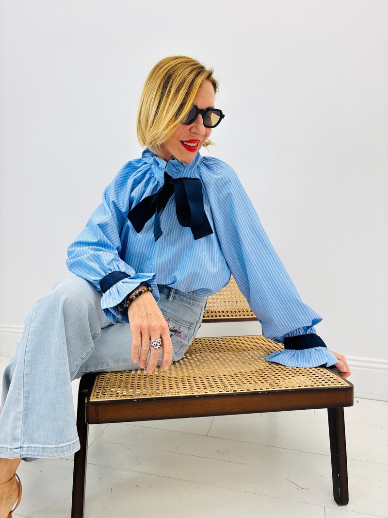 IMG_7229 Blouse Romantique Rayée À Col Volanté – Image 1