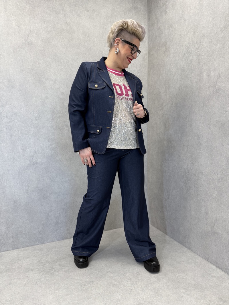 IMG_7502 Ensemble Grande Taille Denim Chic – Blazer Structuré & Pantalon Large Élégant – Image 1