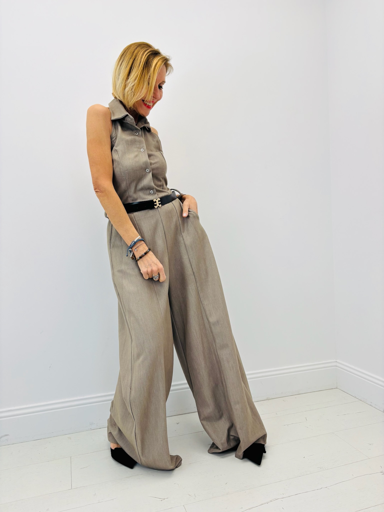 IMG_9038 Combinaison Dos Nu Élégance Fluide À Col Chemise – Image 1