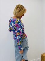 Pull Maille Fleurie Multicolore Col V Élégant – Image 2