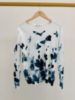 Pull Maille Fine À Col Rond Imprimé Papillons Bleu Nuit – Image 4