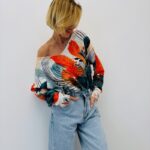 Pull Maille Fluide À Col V Imprimé Feuilles Artistiques Contrastées