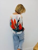 Pull Maille Fluide À Col V Imprimé Feuilles Artistiques Contrastées – Image 2