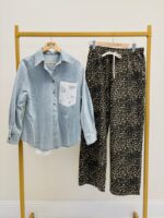 Chemise Denim À Détail Dentelle Esprit Casual Chic – Image 4