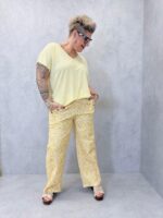 Pantalon Grande Taille Imprimé Fleuri – Coupe Fluide & Détails Boutonnés – Image 5