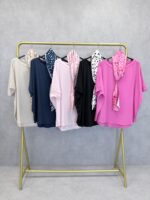 T-Shirt Grande Taille Avec Écharpe Imprimée Amovible – Image 3