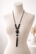 Sautoir élégant noir