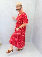 Robe Longue Rouge À Pois – Image 2