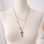 Collier croix doré