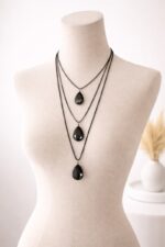 Sautoir à Gouttes Noires
