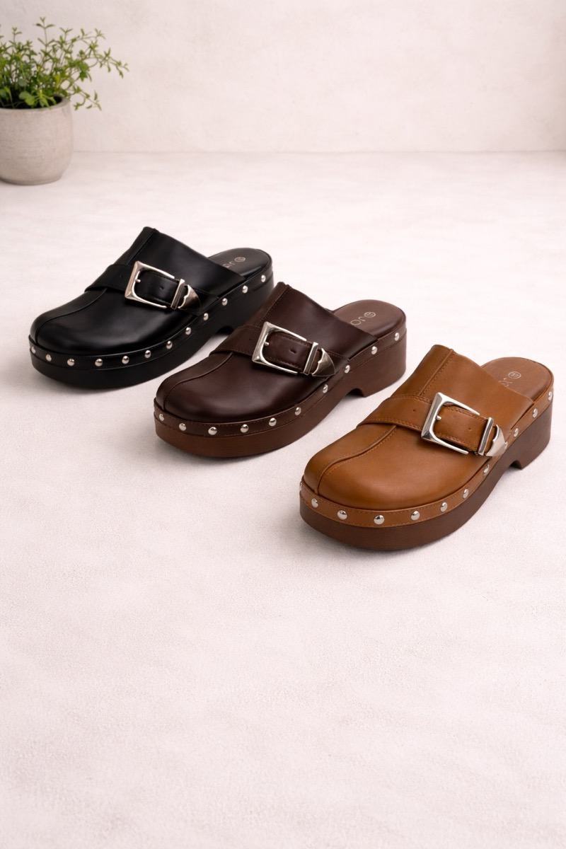 EF2538C8-5873-4B61-976E-B1B311C0DB9B Sabots – Image 1