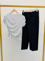 Top Pois Noir et Pantalon Capri – Image 4